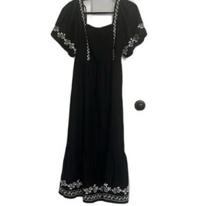 Black Dress with White Floral Embroidery (M)